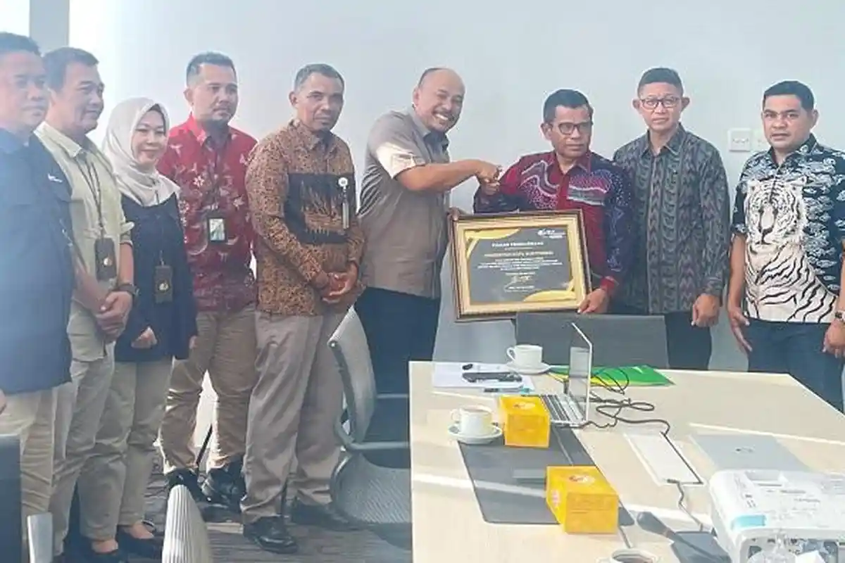 Peduli Jaminan Perlindungan Warga, Pemko Bukittinggi Diganjar Penghargaan oleh BPJS Ketenagakerjaan