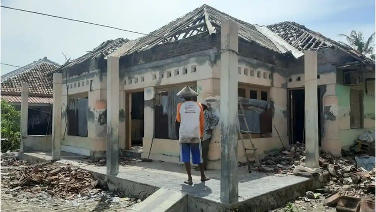 UPDATE Dampak Puting Beliung, Jumlah Rumah Rusak di Desa Slangit Cirebon Bertambah