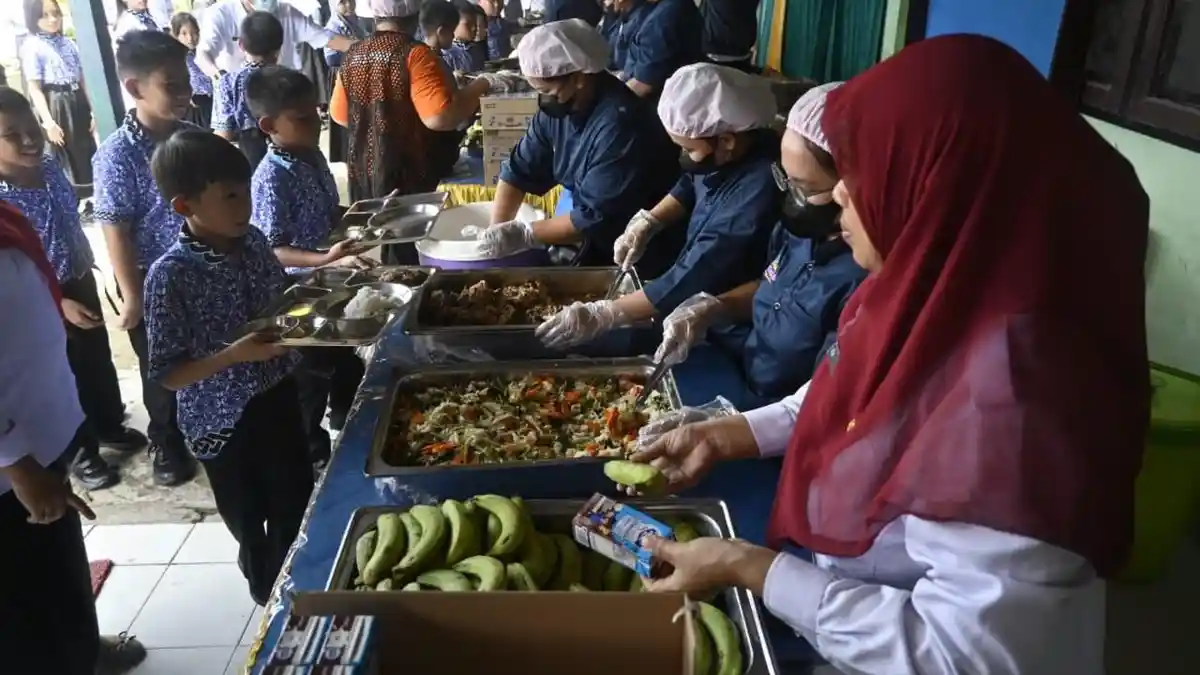 Hasil Uji Coba Program Makan Siang Gratis di Malinau, Pembagian Kemasan Lebih Efisien Diterapkan