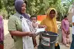 Masyarakat Sekerak Aceh Tamiang Butuh Jeriken dan Ember untuk Angkut Air Bersih