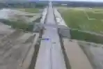 Banjir Genangi Jalan Tol Surabaya-Madiun
