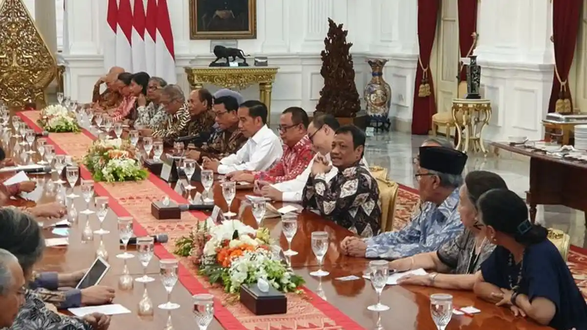 Akhirnya Presiden Jokowi Akan Terbitkan Perppu untuk Membatalkan UU KPK setelah Bertemu Tokoh-tokoh