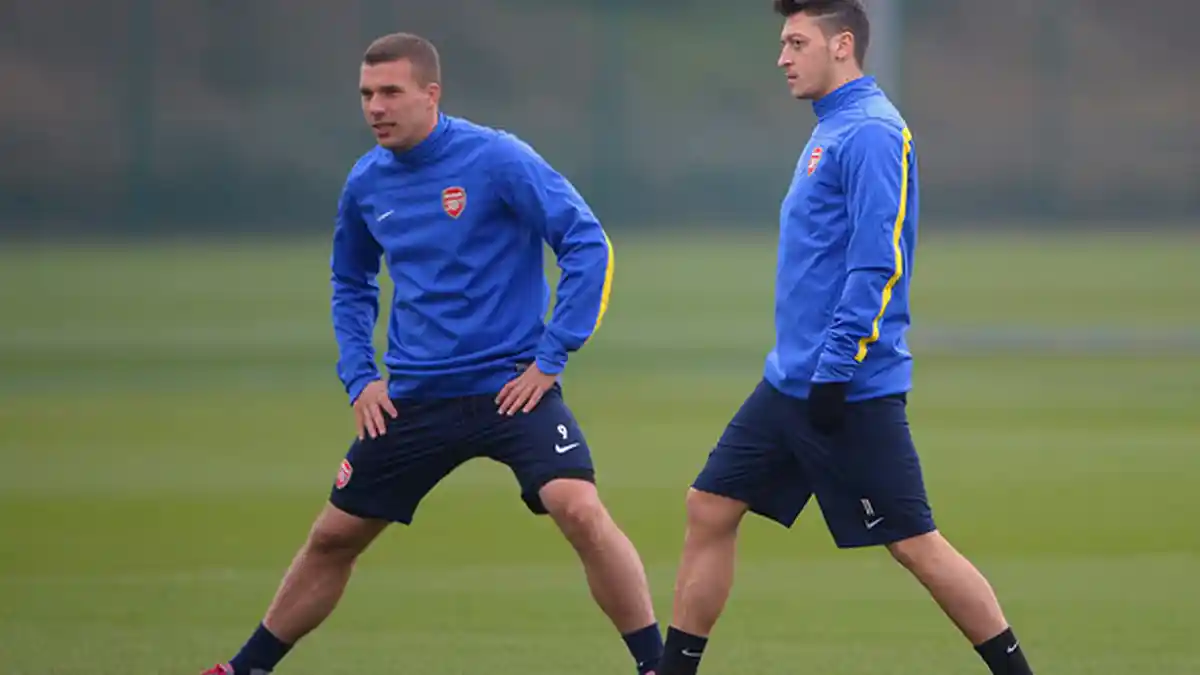 Mesut Ozil Siap Tampil Bela Arsenal lagi kata Arsene Wenger