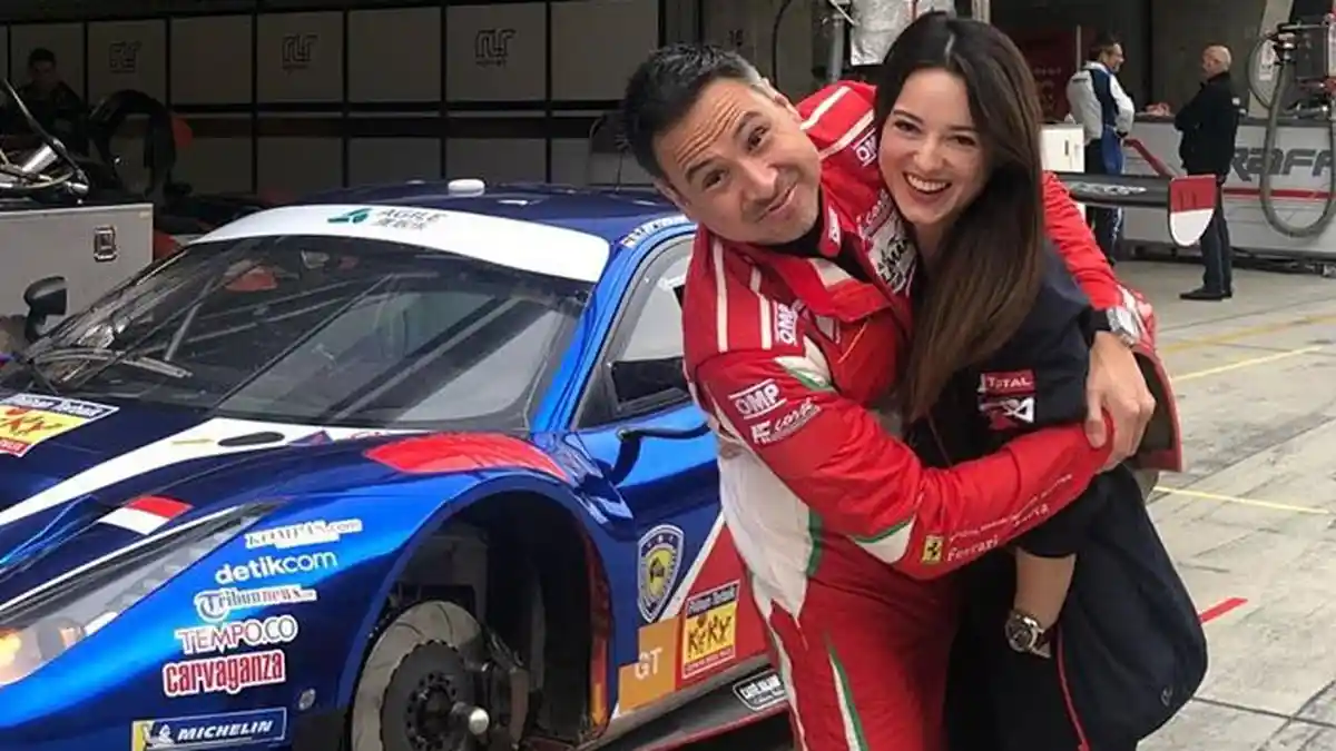 Sosok David Tjiptobiantoro, Pembalap Kekasih Julie Estelle, Dulu Pernah Dekat dengan Maia Estianty