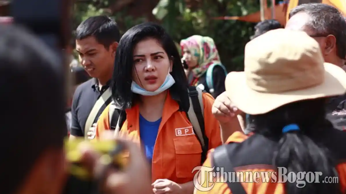 Kehadiran Vitta Mariana di Tengah Pencarian Korban Longsor Cisolok