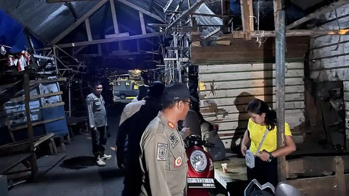 Heboh! Satpol PP Razia Terminal 'Remang-remang' Palopo di Malam Hari, Waria dan Perempuan Diamankan