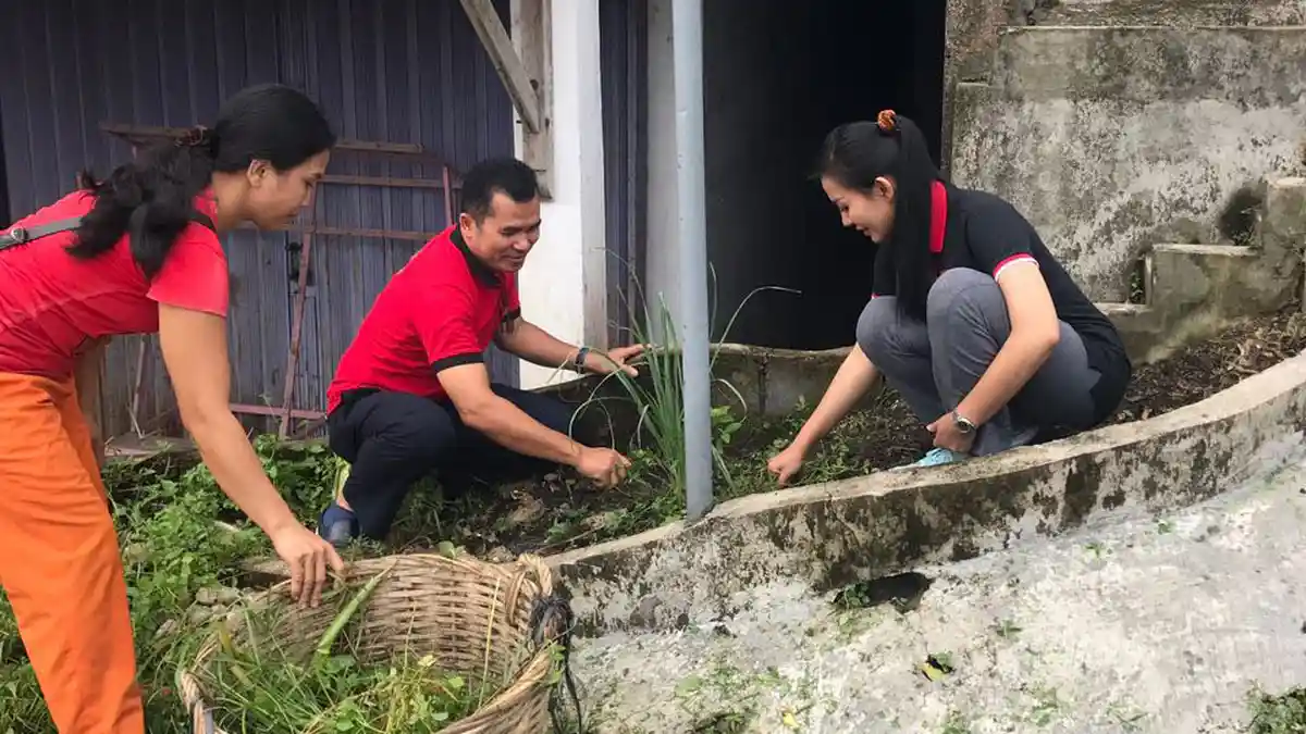 Anggota Dewan Minta Masyarakat Tak Tutup Parit di Pasar Ngabang
