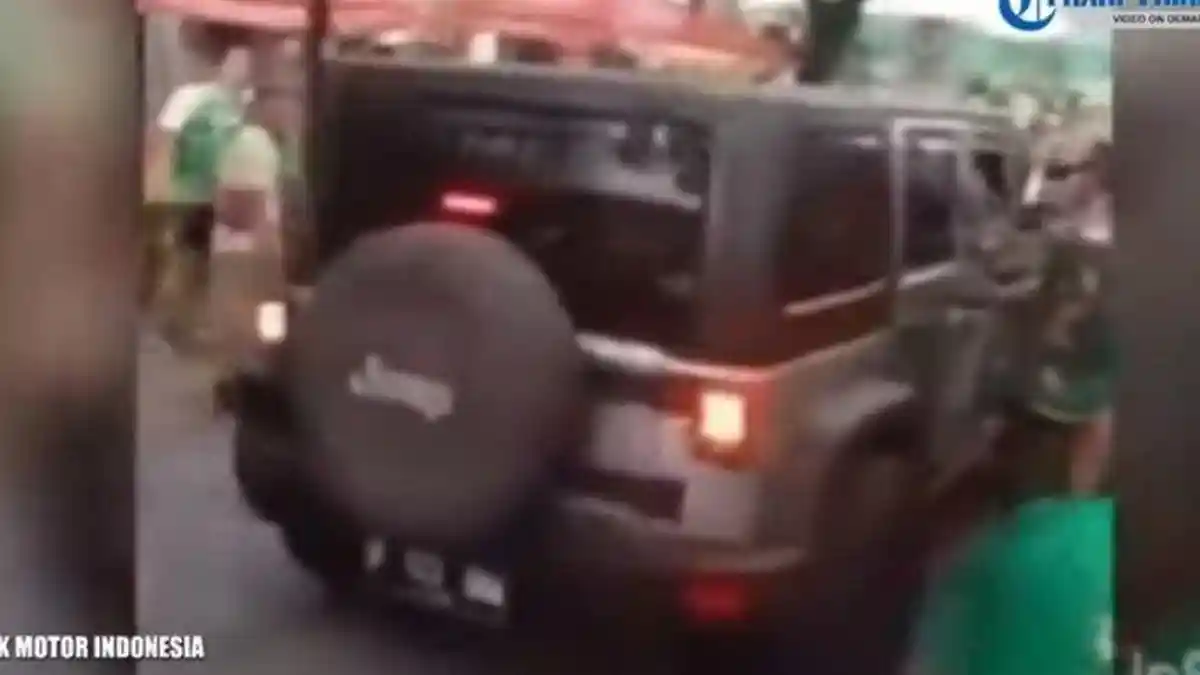 Video Mobil Rubicon Silver Dikejar Massa, Mobil Mewah Tabrak Panitia Internasional Milo Run 2019