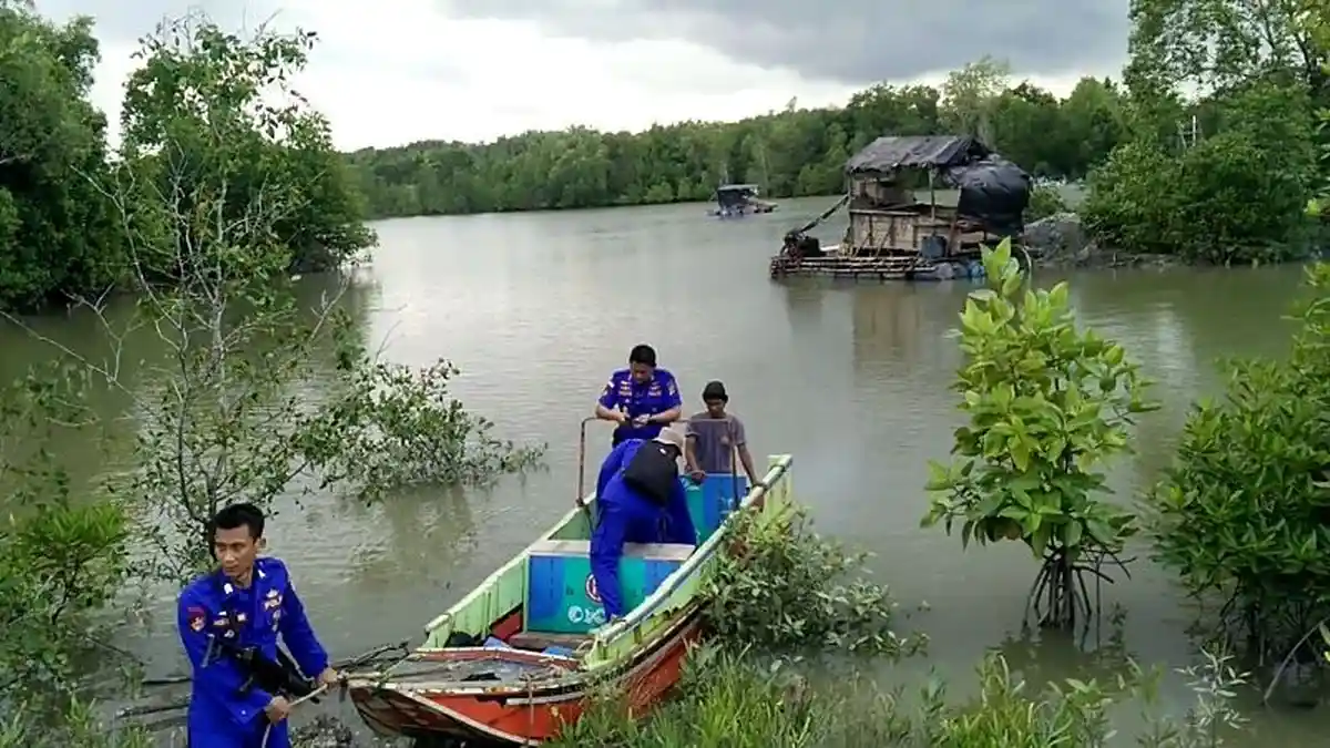 Polisi Kewalahan Amankan 50 Ponton Isap Tambang Timah Ilegal