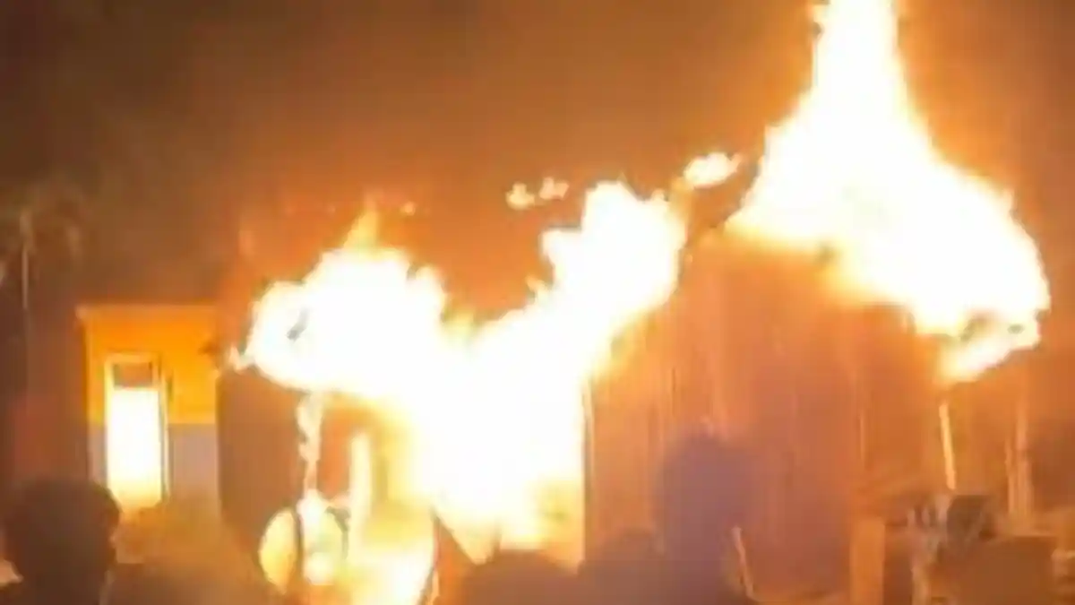 Gara-gara Lupa Matikan Api Usai Bakar Sampah, Rumah Warga di Topoyo Mateng Ludes Terbakar