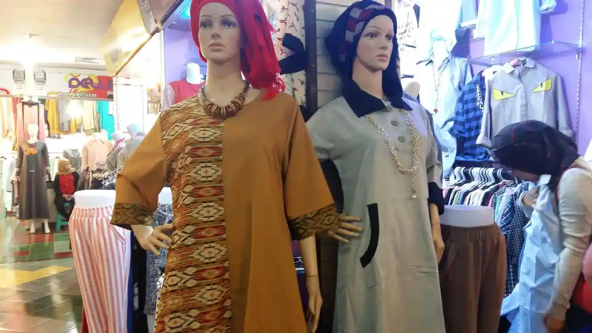 Baju Batik Tulis Rp 120 Ribu di Pasar Butung