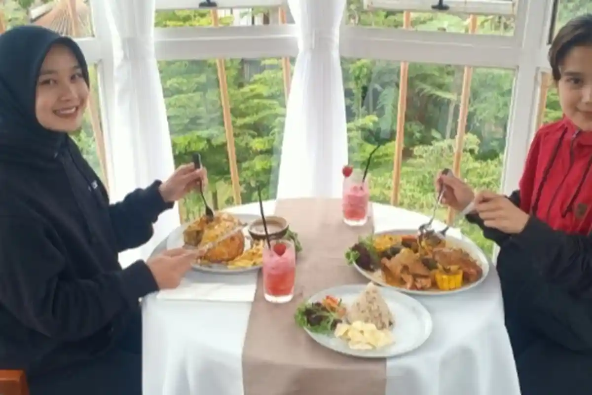 Menanti Malam Tahun Baru Sambil Menikmati Kuliner di Bubu Jungle Resort Ciwidey, Viewnya Indah
