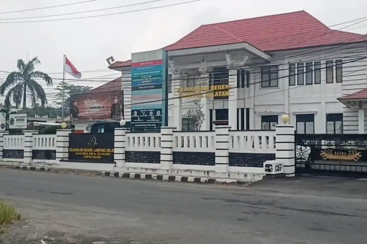 Jadi Tahanan Kota, Anggota DPRD Lampung Selatan Supriyati Dilengkapi Alat APE
