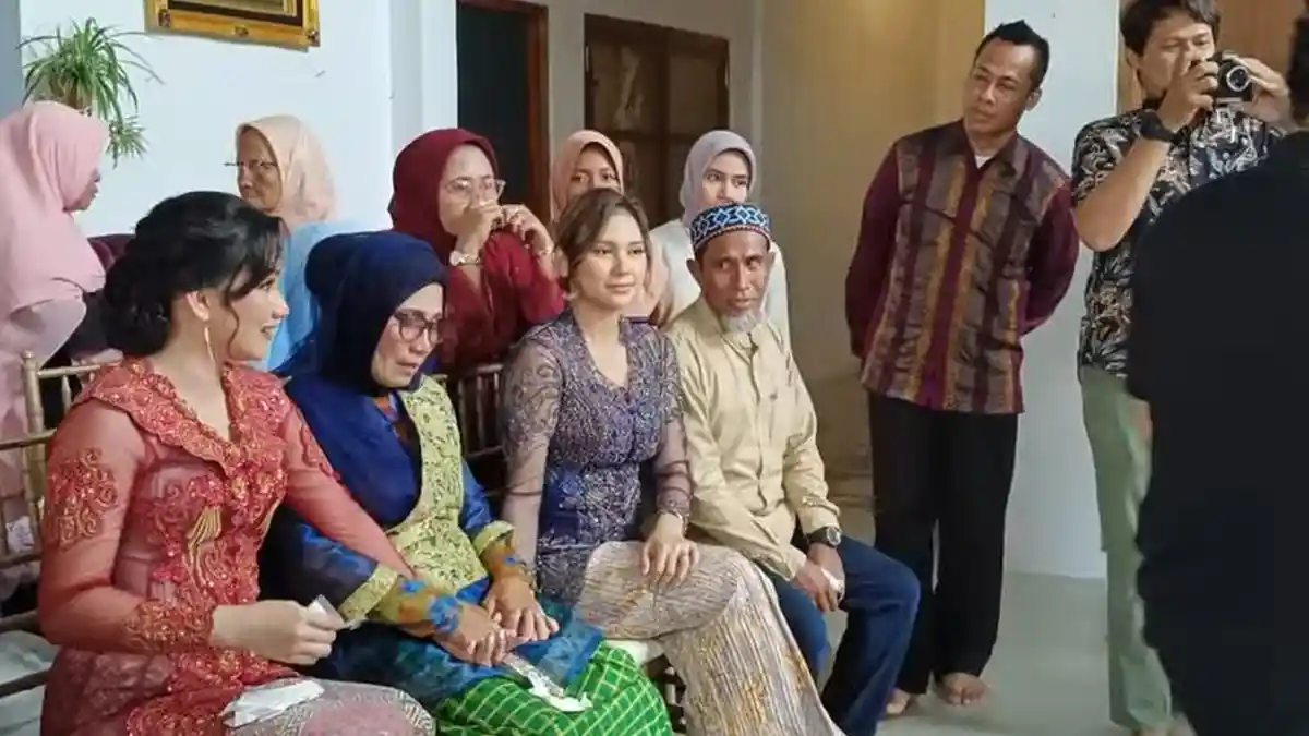 Curhat Sedih Nursyah Usai Bertemu Indah Permatasari, Sang Anak Tak Mau Balas Pegangan