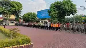 Apel-siaga-pasukan-operasi-Ketupat-Toba-digelar-di-halaman-Polres-Asahan-Kamis-1232026.jpg