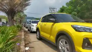 kendaraan-diputarbalik-macet-di-anyer.jpg