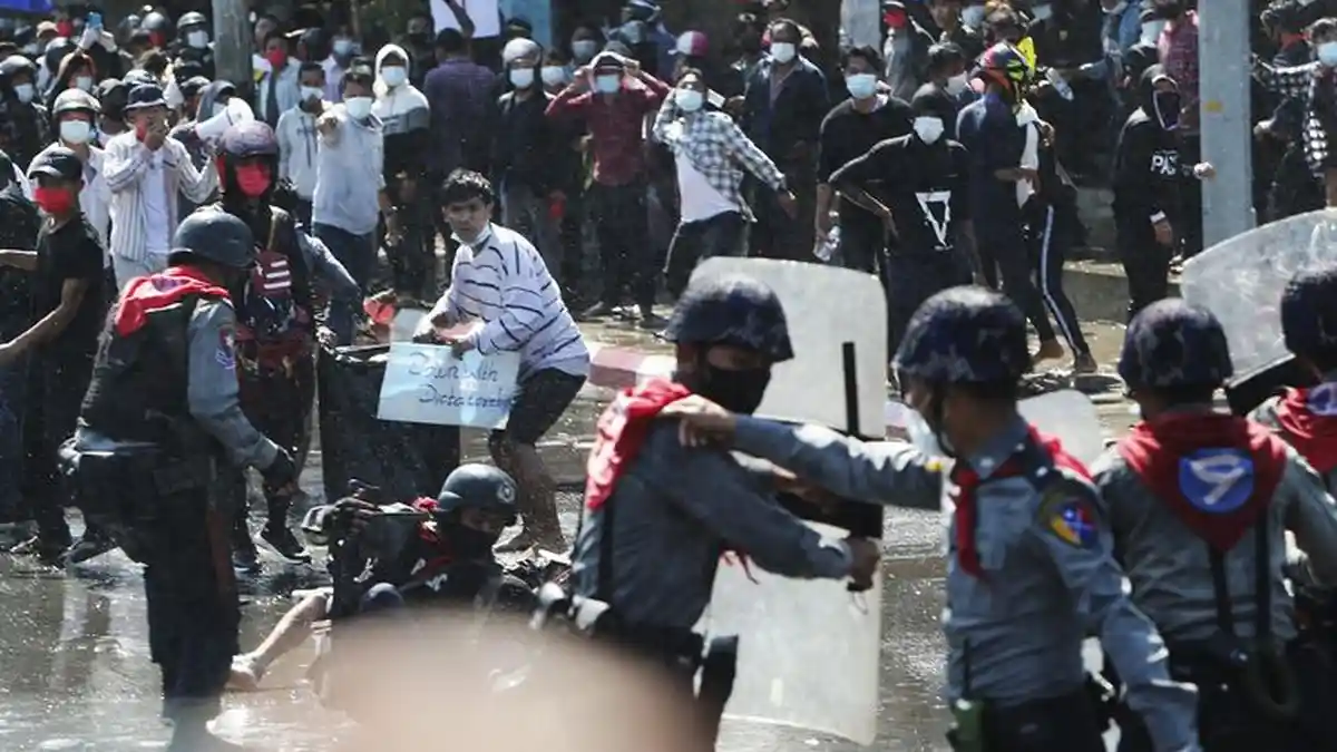Militer Myanmar Semakin Brutal, Gadis Berusia 7 Tahun Tewas Ditembak