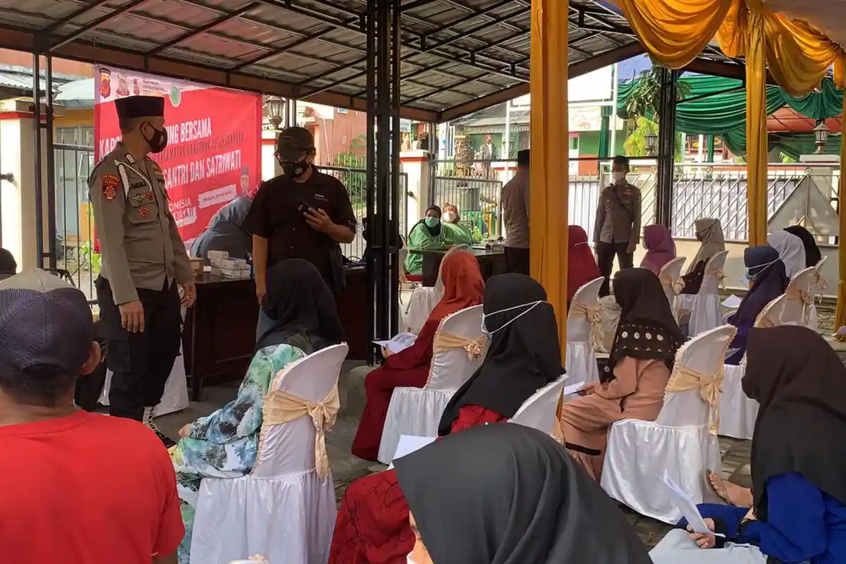 Digelar Serentak di Empat Titik, Vaksinasi Massal di Nanggung Bogor Disambut Antusias Warga