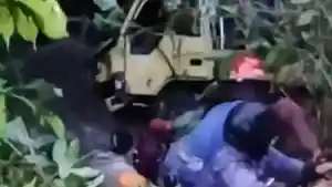 truk-masuk-jurang-sedalam-30-meter-di-Jalan-Sersan-Bajuri-KBB.jpg