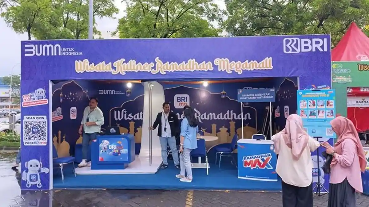 BRI Manado Edukasi Keuangan Digital di Wisata Kuliner Ramadan Megamas