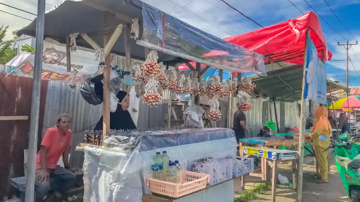 Cerita Rahma Napu Pedagang Lampu Botol Tumbilotohe di Kota Gorontalo, Ingin Jualan Laris Tahun Ini