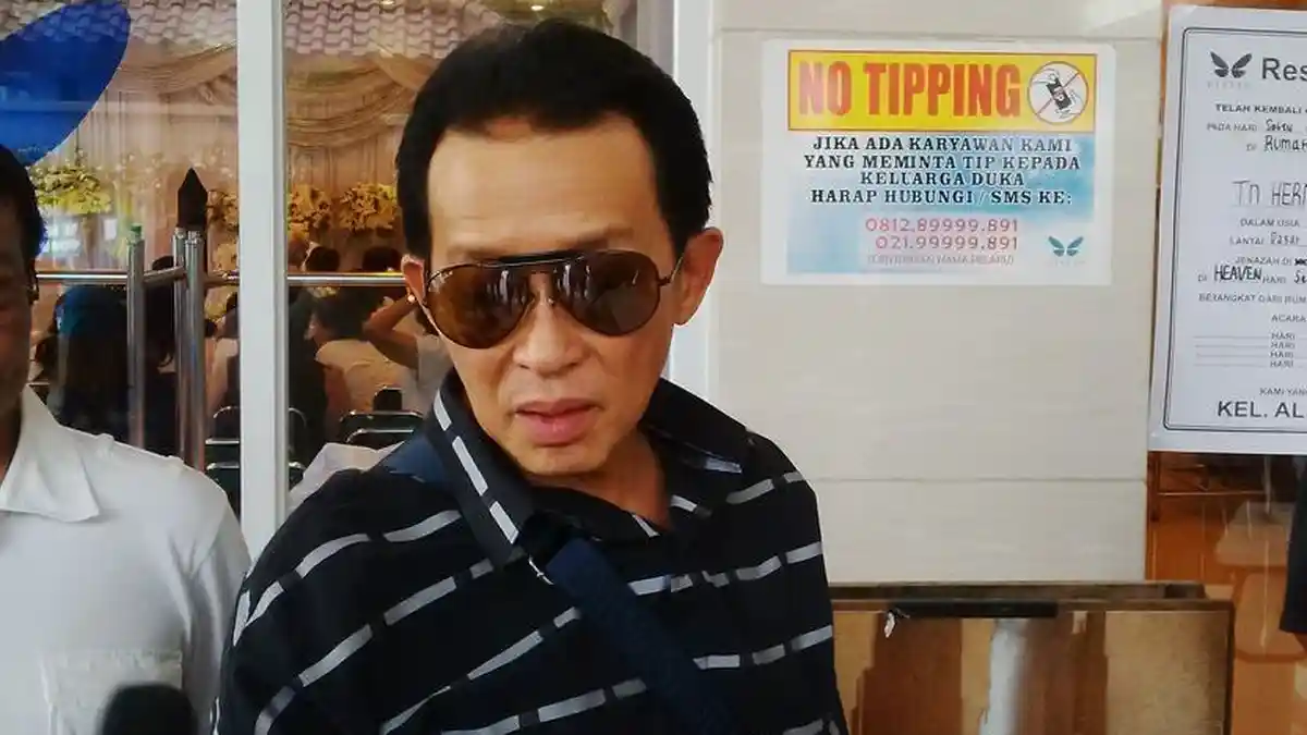 Ayah Mirna: Salah Anak Saya Apa? Kenapa Dia Dibunuh?