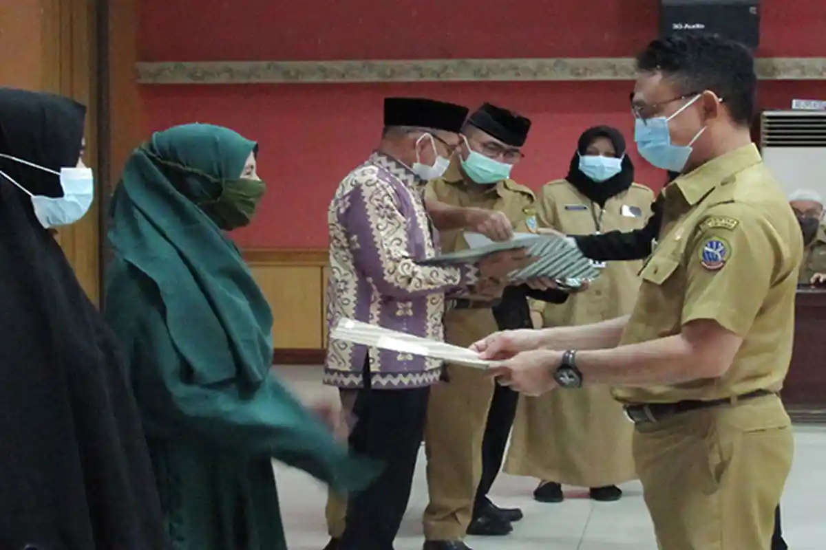 Pemkot Beri Bantuan Biaya Tranportasi Kepada Guru Ngaji Petugas Fardhu Kifayah dan Pengurus Posyandu