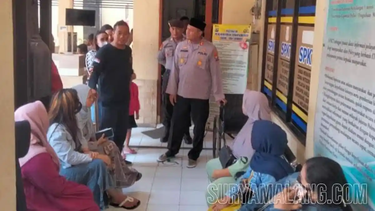 Barisan Emak-emak Tertipu Arisan Online di Pasuruan, Bermimpi Panen Uang Tanpa Berkeringat