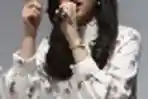 Penyanyi Isyana Sarasvati