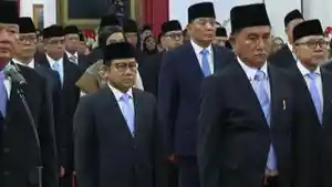20241021_pelantikan-menteri-dasi-biru.jpg