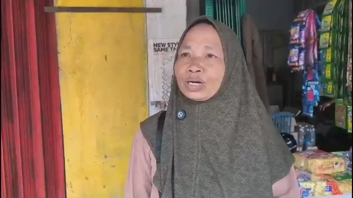 Kios Hangus Terbakar di Pasar Senggol, Rohimah Harap Bantuan Pemerintah