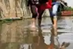 Jalan BBS Kabupaten Bandung Terendam Banjir Cileuncang