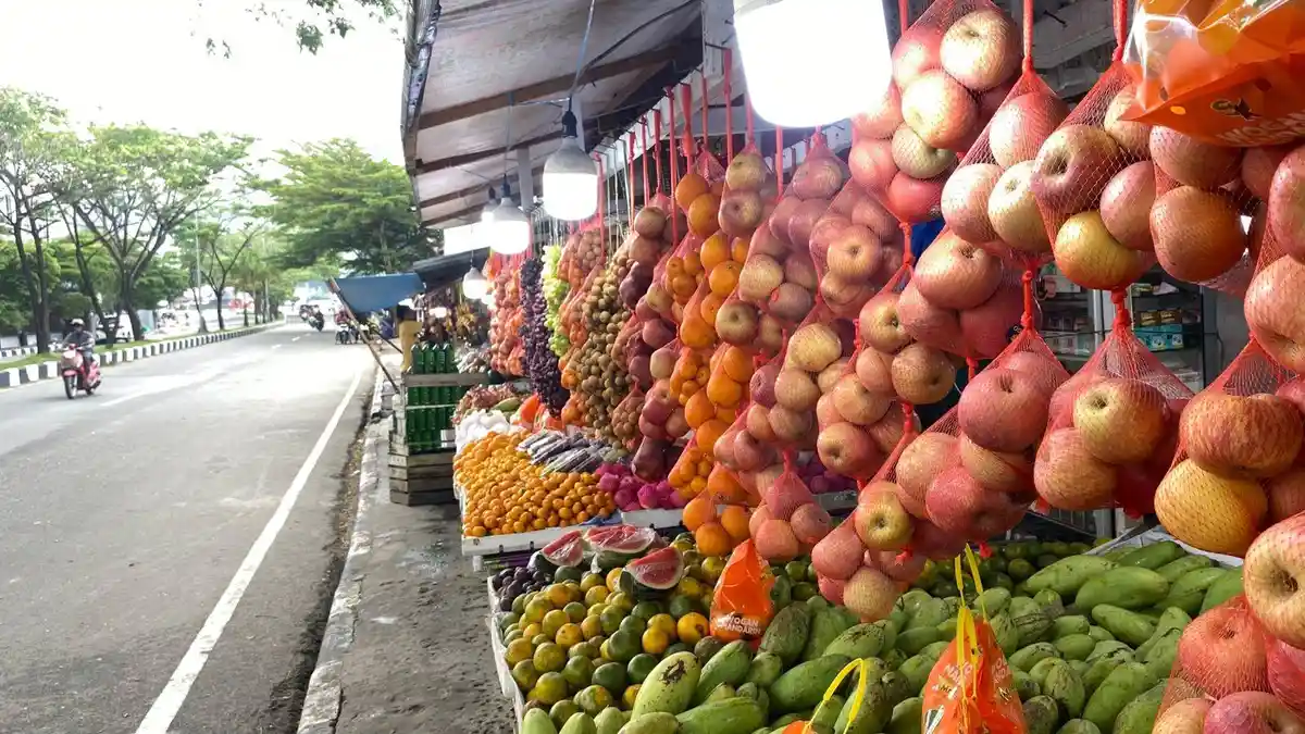 Harga Buah Ada Peningkatan dan Penurunan Jelang Lebaran Idul Fitri 2026 di Ambon