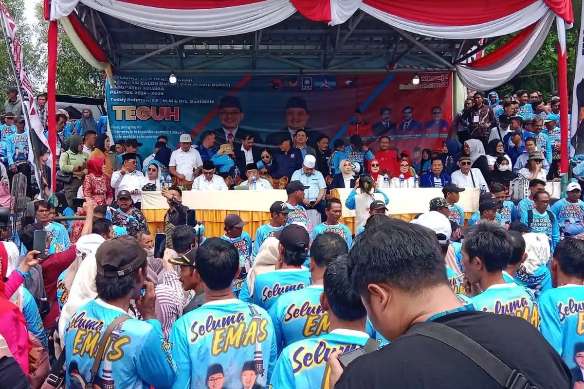 Pasangan Teddy-Gustianto Diantar Helmi Hasan dan Ribuan Pendukung Daftar ke KPU Maju Pilbup Seluma