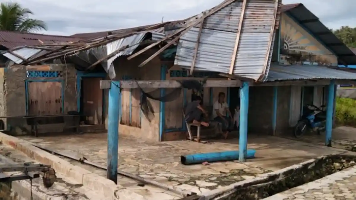 Angin Puting Beliung Terjang Rumah Janda di Pulau Banyak