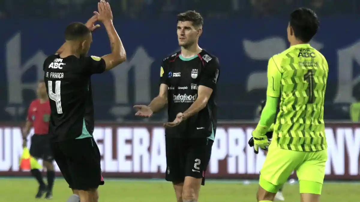 Santer Kabar Persib Bandung Sepakat dengan Kiper Label Timnas Wales, Batal Rekrut Pemain Diaspora?