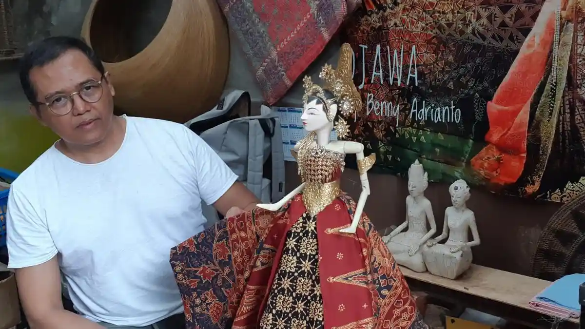 Aplikasi Media Sosial Permudah Produk Wayang Golek Dikenal di Luar Negeri
