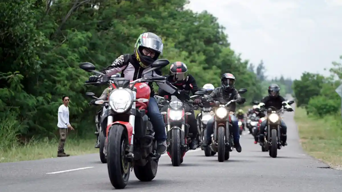 Riders Ducati Terkesima Tak Menemukan Jalan Rusak Selama Touring di Pulau Bangka