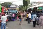 Jelang Larangan Pemudik Tumpah Ruah di Terminal Kalideres