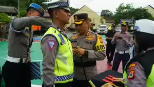 Kapolres-Luwu-Timur-AKBP-Zulkarnain-gelar-pasukan-operasi-kepolisian.jpg
