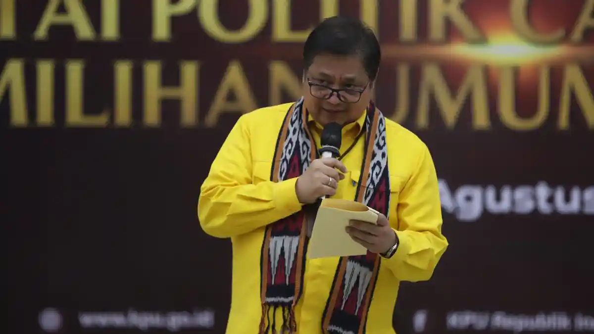 Lalu Mara: Jokowi Beri Kode Airlangga Hartarto untuk Nyapres