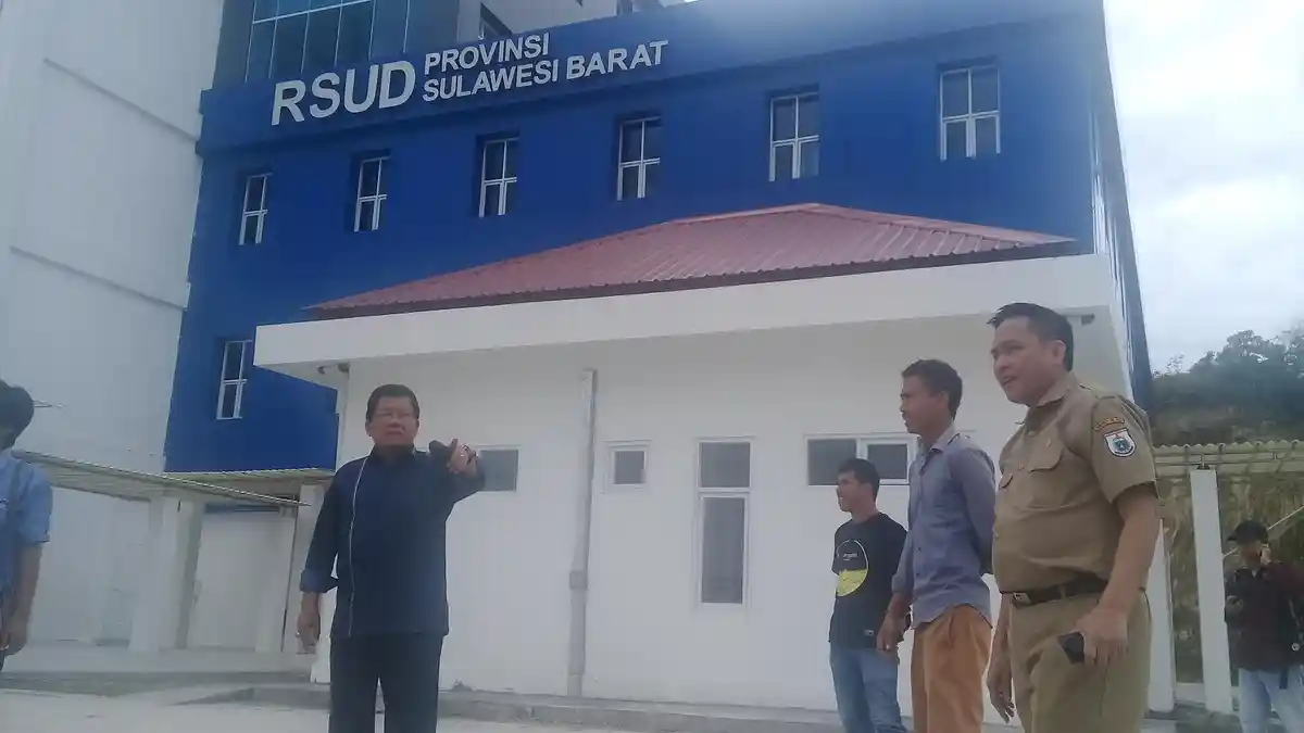 Mantan Gubernur Sulbar Pantau Proyek RSUD Sulbar, Ini Tujuannya
