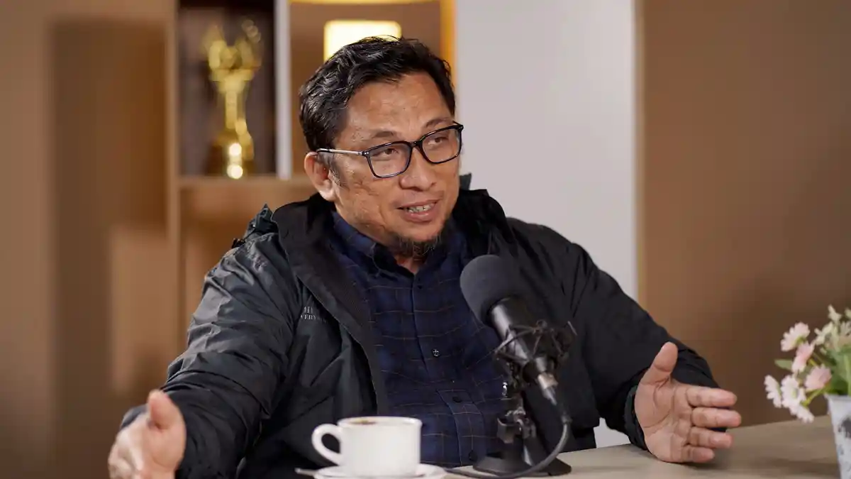 Feri Amsari Curigai DPR RI Tak Serius Sikapi Putusan MK soal Ijazah Gibran, Ada Apa?