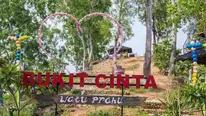 Bukit-Cinta-Watu-Perahu-Klaten-dengan-banyak-spot-romantis.jpg