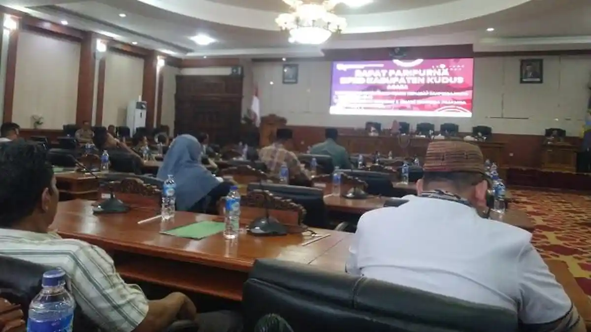 Tujuh Fraksi Sampaikan Usulan Terhadap Ranperda RPJPD 2025-2045