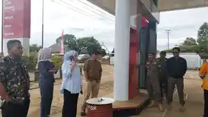aparat-di-Tana-Tidung-saat-melakukan-sidak-SPBU.jpg