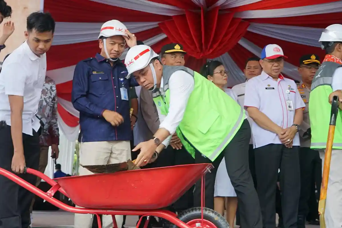 Wamenkes Dante Saksono Lakukan Groundbreaking RSUD Bengkulu Tengah: Mimpi jadi Nyata - Wamenkes-Dante-Saksono-Lakukan-Groundbreaking-RSUD-Bengkulu-Tengah-Mimpi-jadi-Nyata-1.jpg