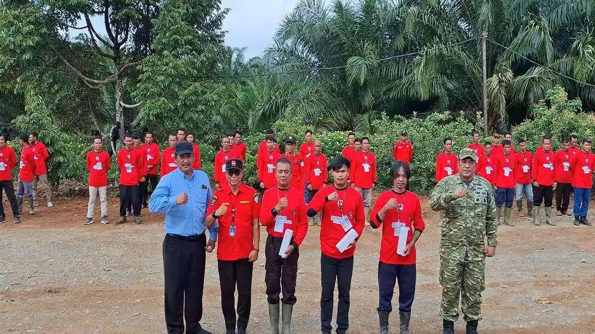 Antisipasi Super El Nino PT PAR dan Manggala Agni Gelar Apel Siaga Karhutla Hingga Bekali Desa Rawan - Tribunpontianak.co.id