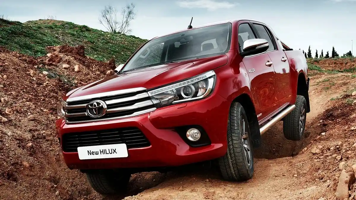 Harga Mobil Bekas Toyota Hilux Double Cabin dan Single Cabin