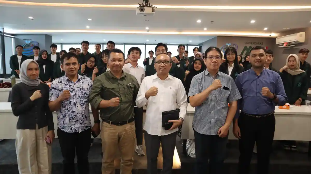 Rektor Lepas Tim Pemberdayaan Masyarakat Mahasiswa Berdampak 2026 Universitas Mahkota Tricom Unggul